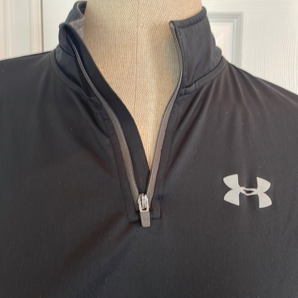 Under armour Heat gear loose long sleeve base layer top black YLG - Picture 2 of 7